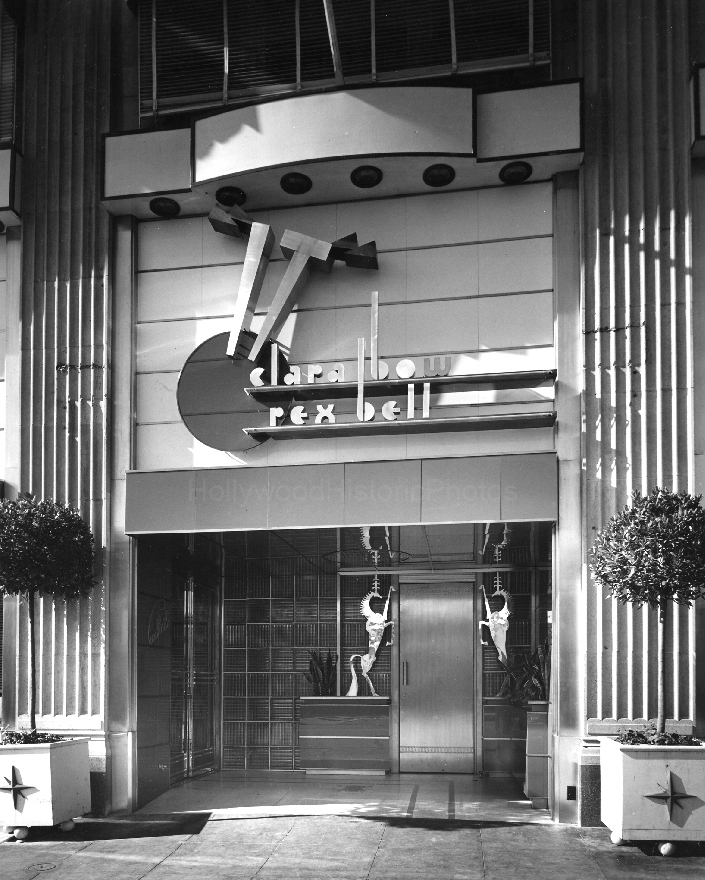 It Cafe 1938 WM.jpg